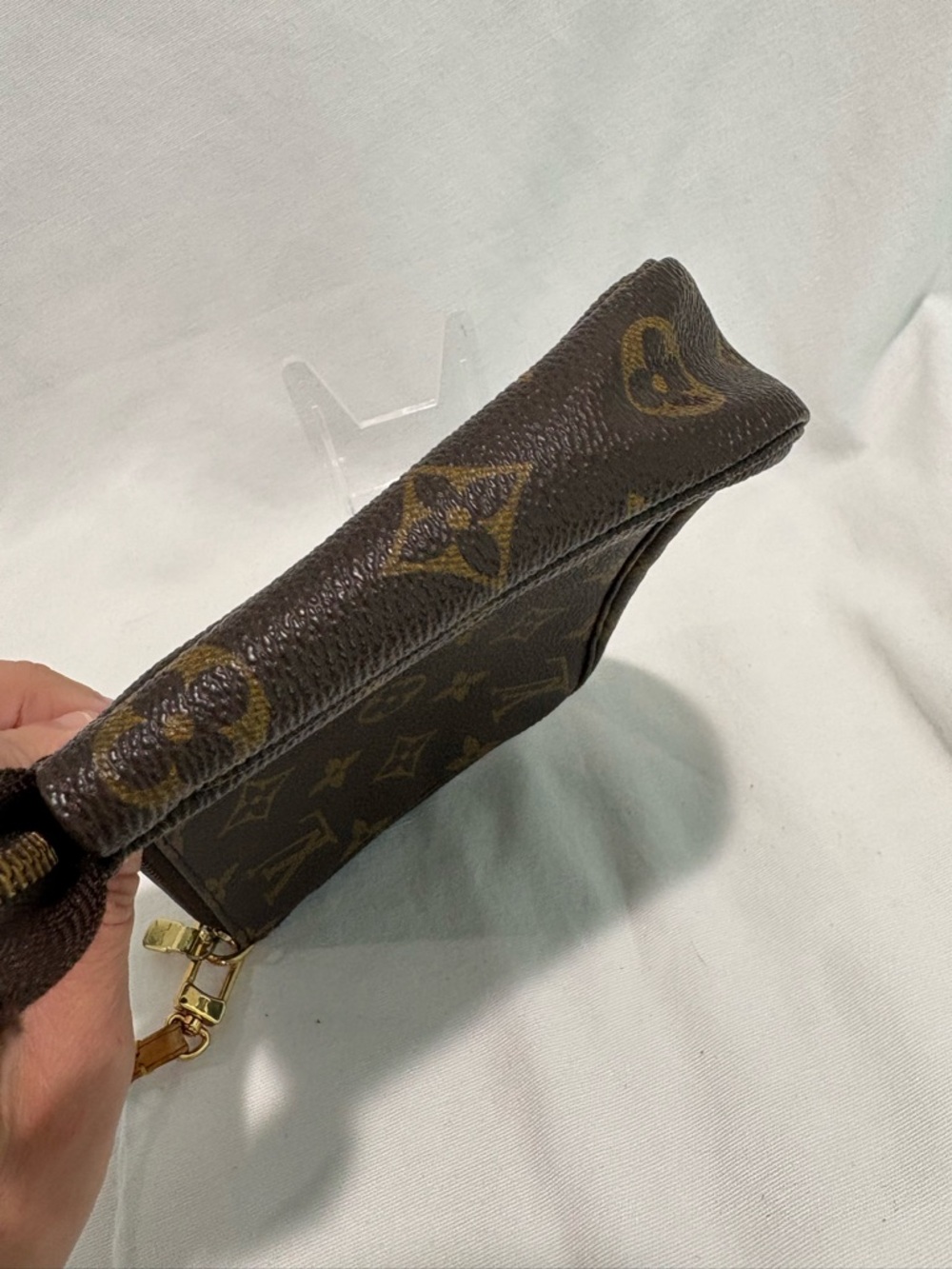 Authentic Louis Vuitton Pochette Accessoires Monogram wristlet w/ Certificate - Picture 9 of 12